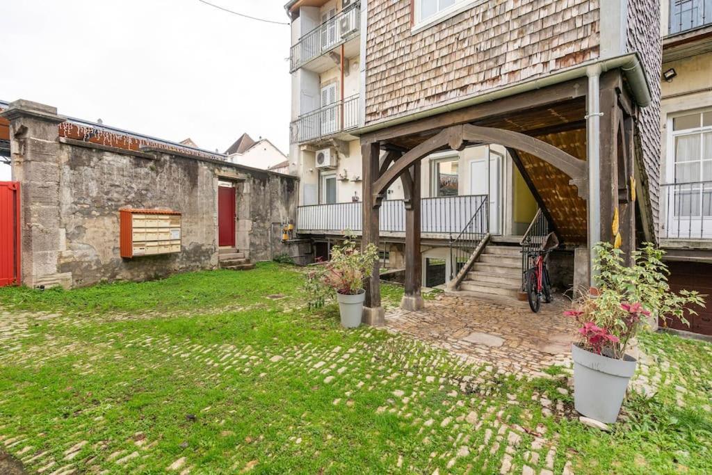 Superbe Appartement Avec Parking Gratuit Lons-le-Saunier Esterno foto
