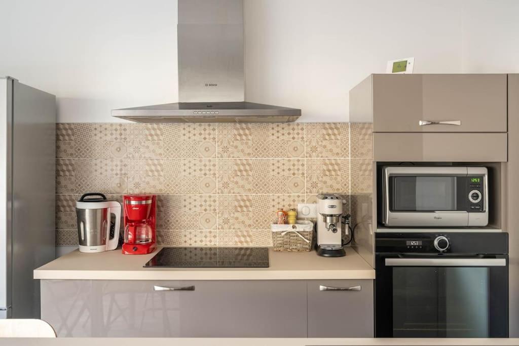 Superbe Appartement Avec Parking Gratuit Lons-le-Saunier Esterno foto