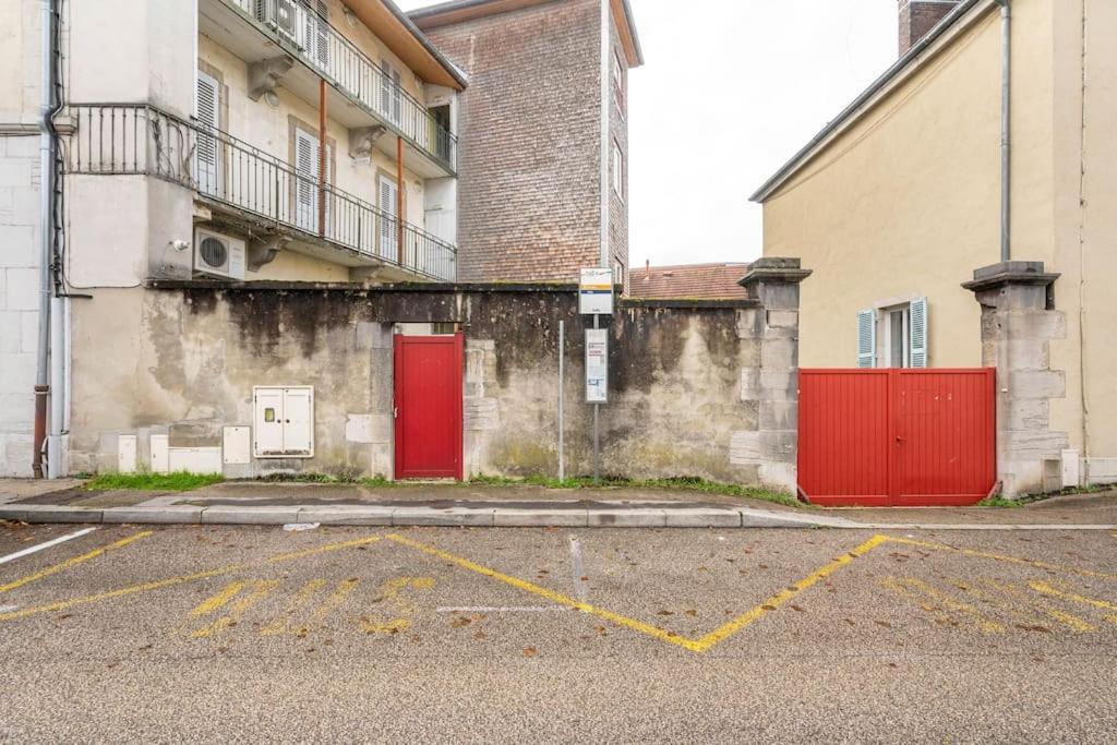 Superbe Appartement Avec Parking Gratuit Lons-le-Saunier Esterno foto