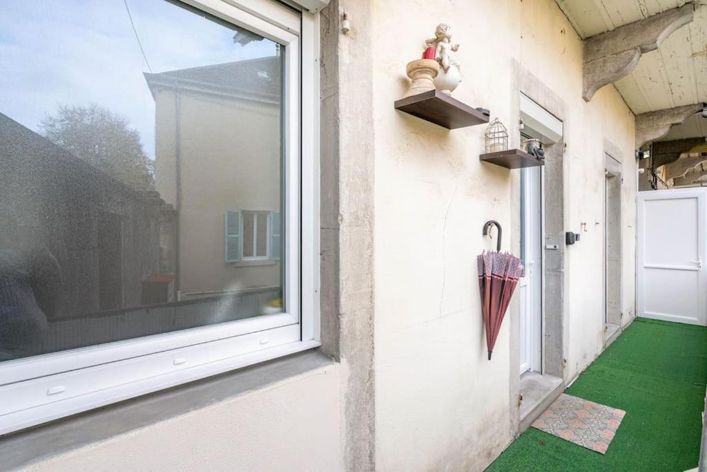 Superbe Appartement Avec Parking Gratuit Lons-le-Saunier Esterno foto