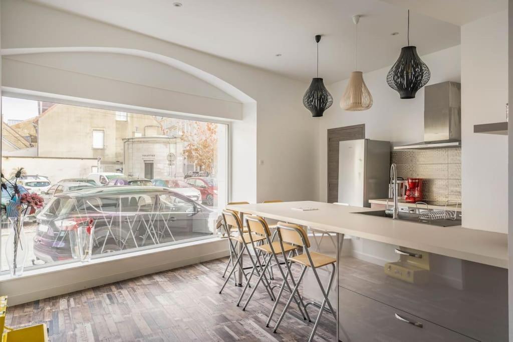 Superbe Appartement Avec Parking Gratuit Lons-le-Saunier Esterno foto