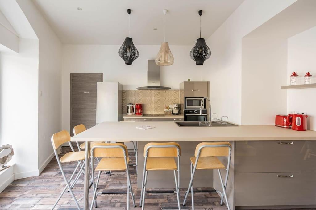 Superbe Appartement Avec Parking Gratuit Lons-le-Saunier Esterno foto
