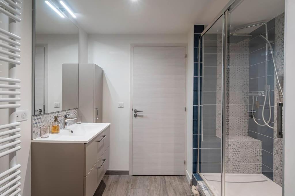 Superbe Appartement Avec Parking Gratuit Lons-le-Saunier Esterno foto