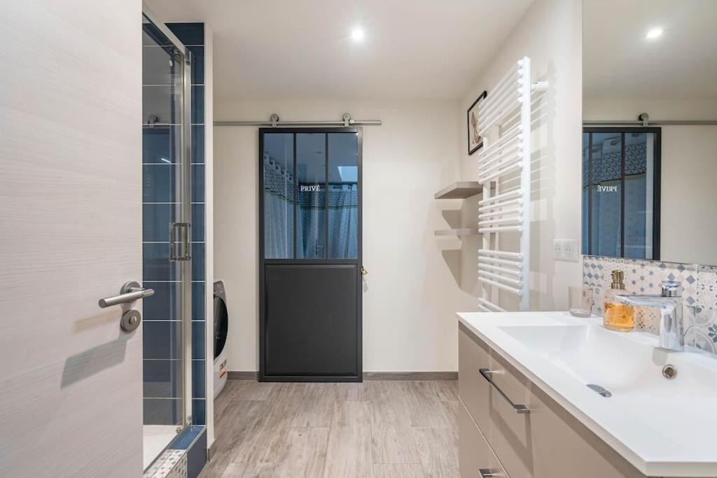 Superbe Appartement Avec Parking Gratuit Lons-le-Saunier Esterno foto